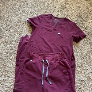Figs (S) Burgundy SET